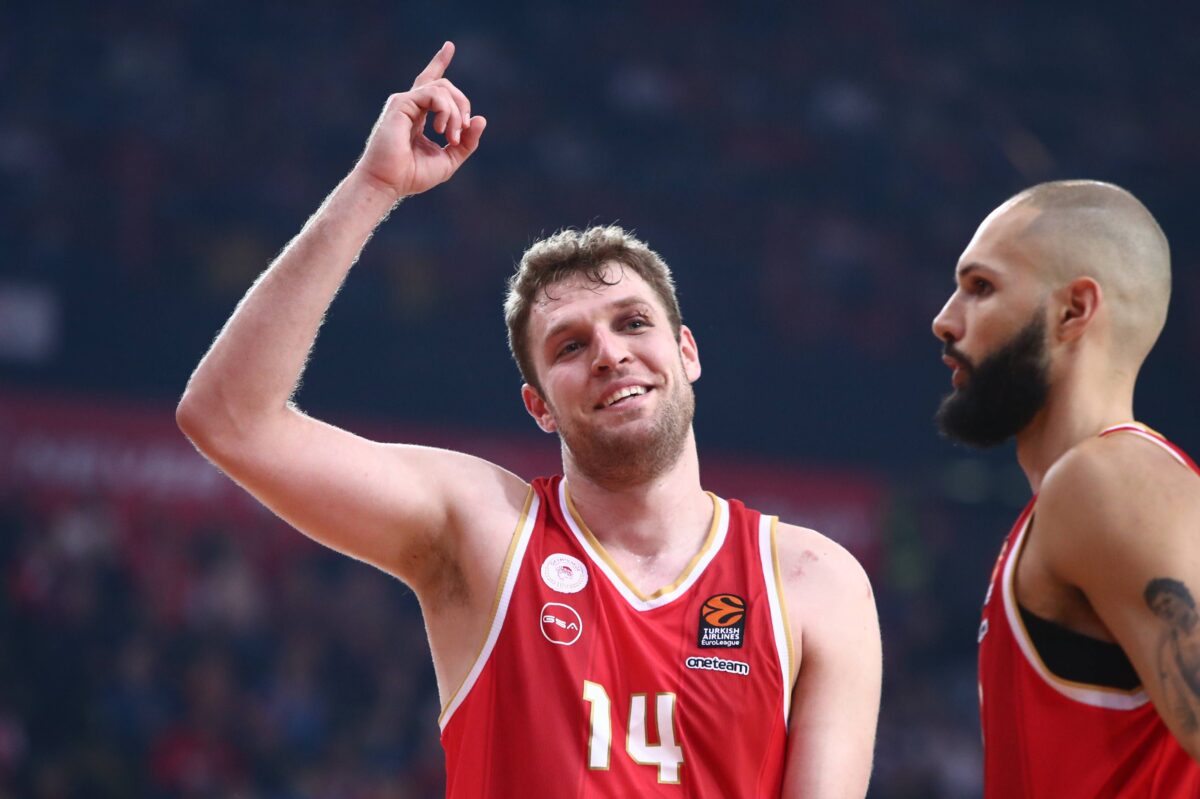 Σε μία αγωνιστική σούπερ επιδόσεων, ο MVP της Euroleague ήταν… ένας: Ο Σάσα Βεζένκοφ! (vids)