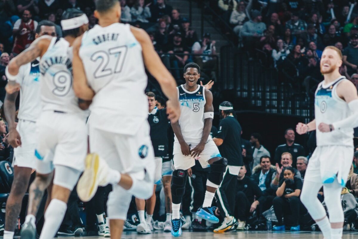 Οι Τίμπεργουλβς διέλυσαν τους Λέικερς στη Μινεσότα – Συνεχίζεται το σερί των Χοκς, εύκολη νίκη για τους πρωταθλητές Σέλτικς (vids)