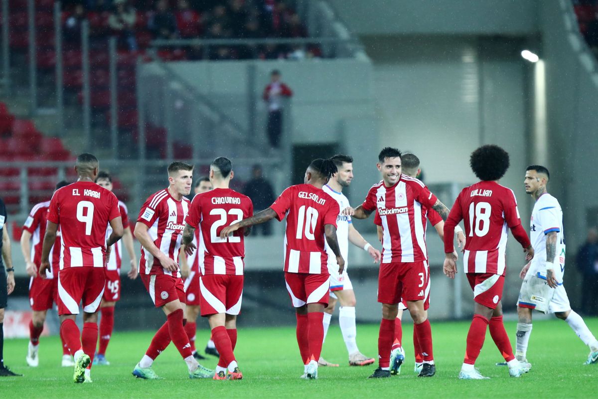 Οι παίκτες του Ολυμπιακού στο ματς με τον Βόλο