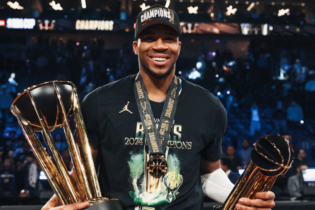 Ο μόνιμος MVP των Μπακς και ο βασικός στόχος ζωής του Αντετοκούνμπο: «Να εντυπωσιάζω τον μεγάλο μου αδελφό» (vids)