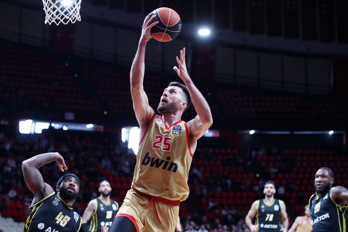 Ο Άλεκ Πίτερς στο Ολυμπιακός - Μαρούσι