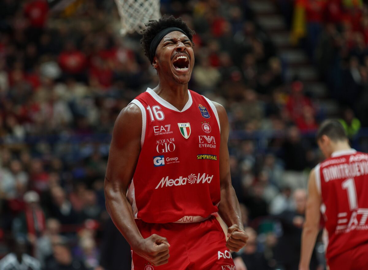 «Γι’αυτό επέστρεψα στην Αρμάνι Μιλάνο»: Ο Ζακ Λεντέι εξομολογείται στον Τσίμα Μονέκε