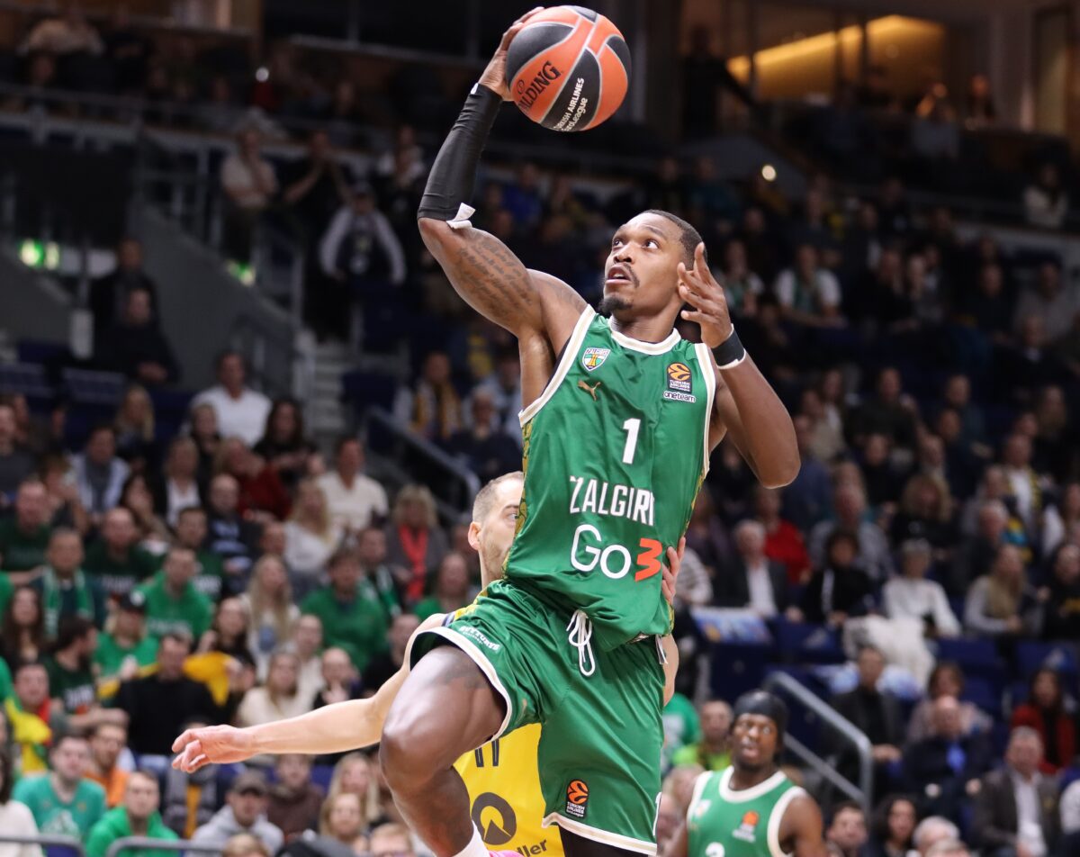 Ο Λόνι Ουόκερ συνεχίζει το… βιολί του και η Ζάλγκιρις υπέταξε στο Βερολίνο την Άλμπα