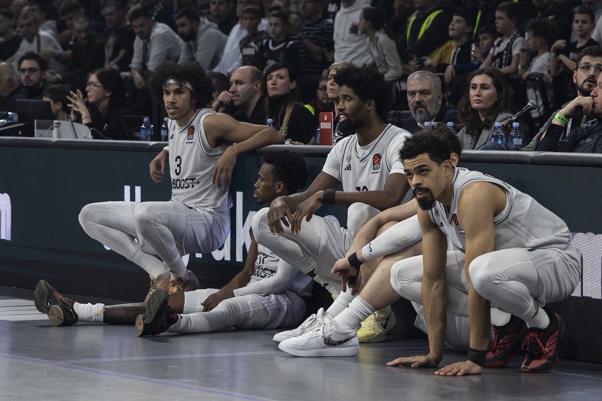 Η Παρί βρίσκεται σε κρίση