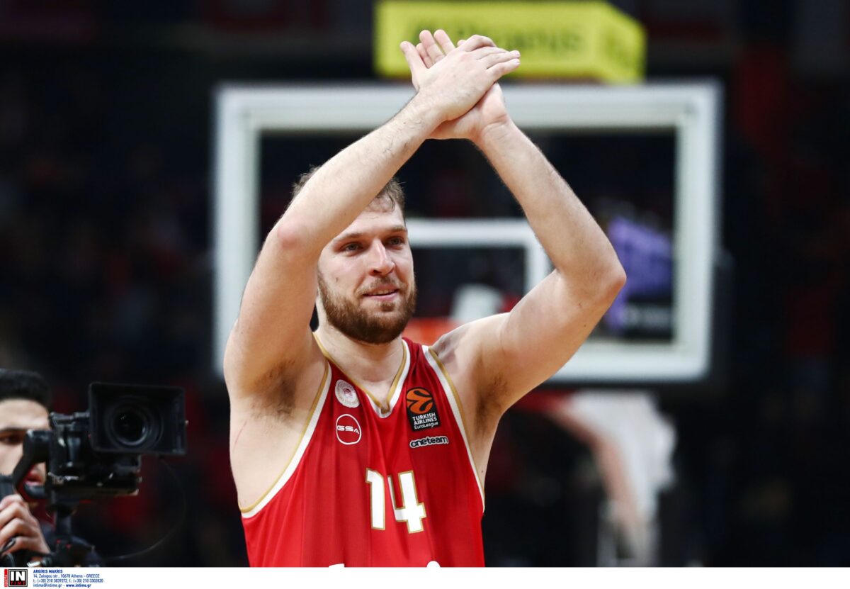 Βεζένκοφ: «Θα επέλεγα τον Ναν για MVP»