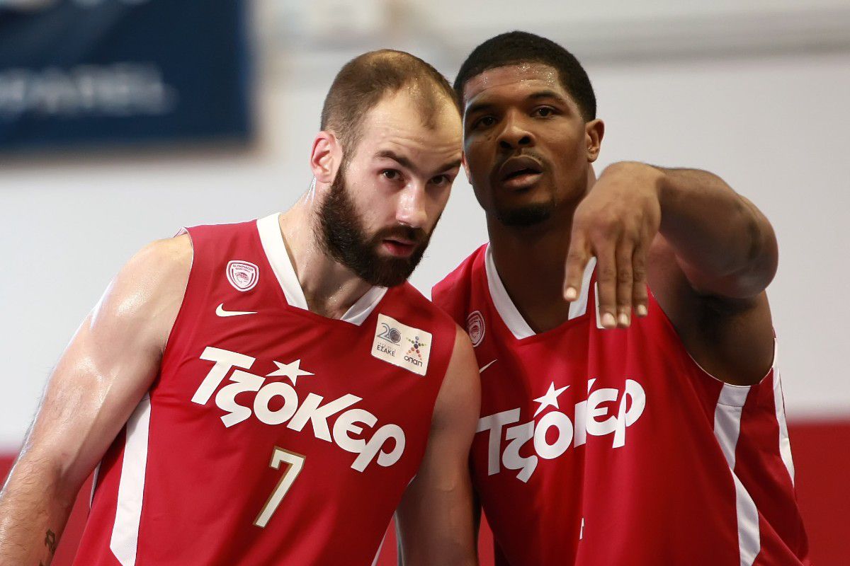 Βασίλης Σπανούλης και Κάιλ Χάινς στον Ολυμπιακό