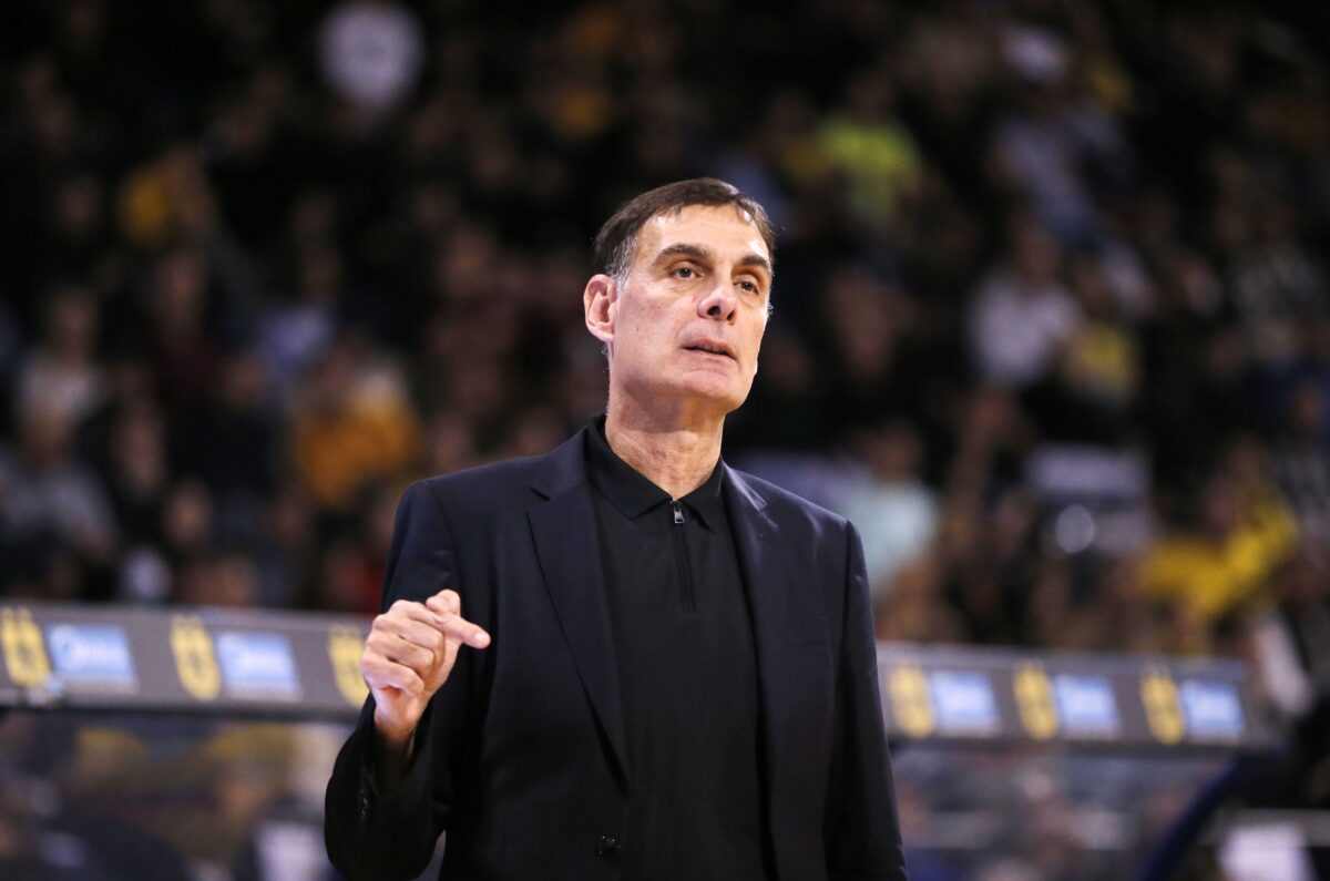 Ο Μπαρτζώκας χτύπησε… καμπανάκι: «Κάποιοι παίκτες όταν παύουν να είναι σοβαροί, θα βγαίνουν από το γήπεδο»