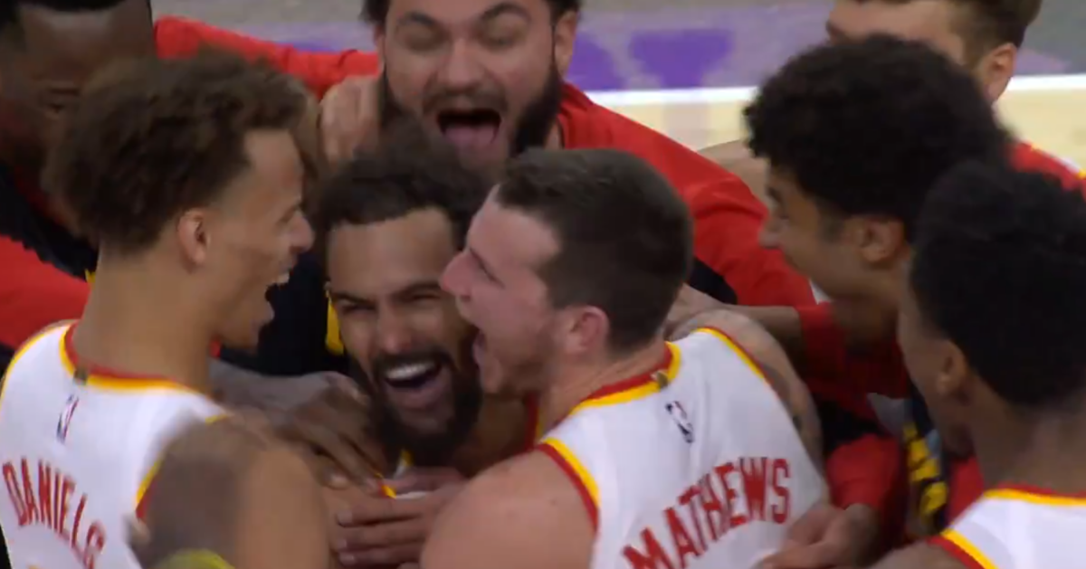 NBA Top-10: Στην κορυφή το buzzer beater του Γιανγκ από τα 15 μέτρα – Δεύτερο το κάρφωμα του ΛεΜπρόν με αλλαγή χεριού στον αέρα! (vid)