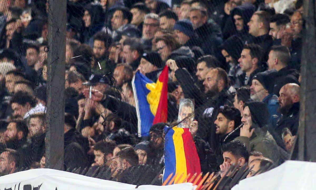 Η Τούμπα αποθέωσε τον Ράζβαν Λουτσέσκου – Με σημαίες Ρουμανίας κάποιοι οπαδοί (pics & vid)