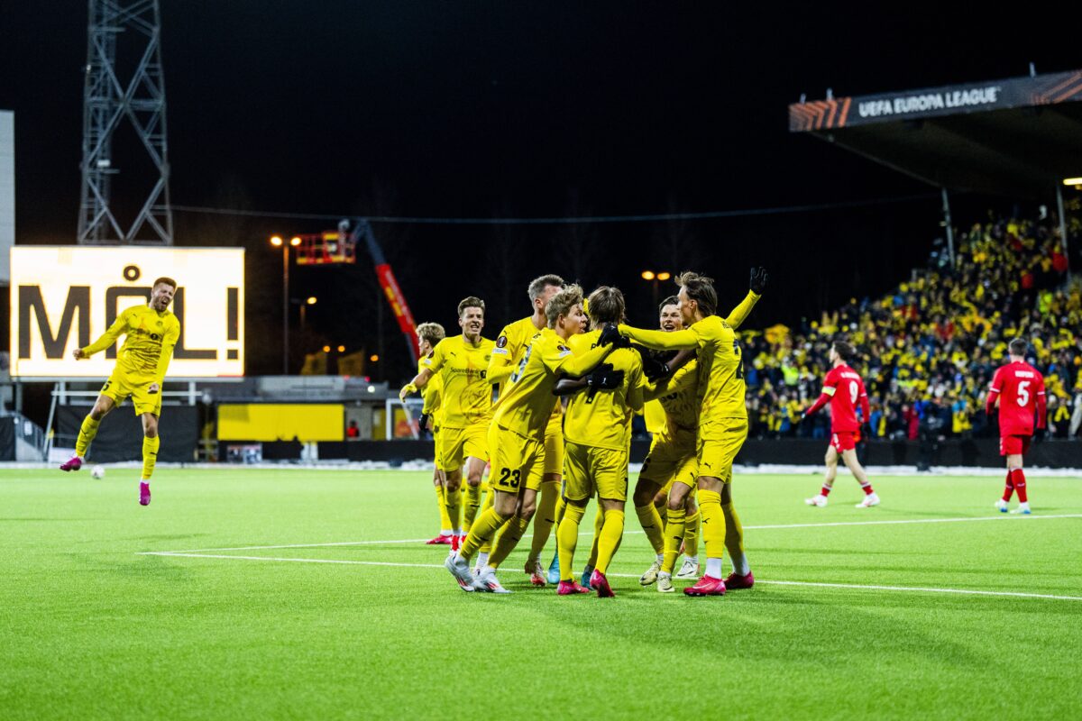 Οι παίκτες της Μπόντο Γκλιμτ πανηγυρίζουν