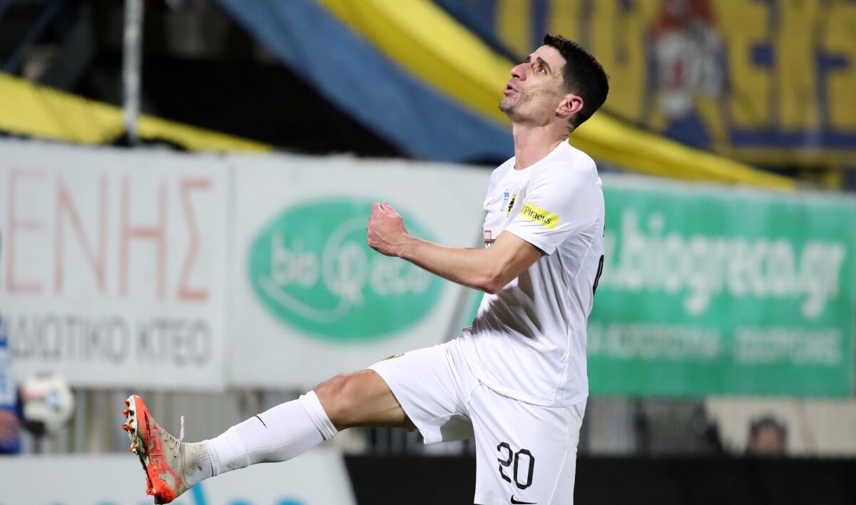 Ο Πέτρος Μάνταλος με την ΑΕΚ