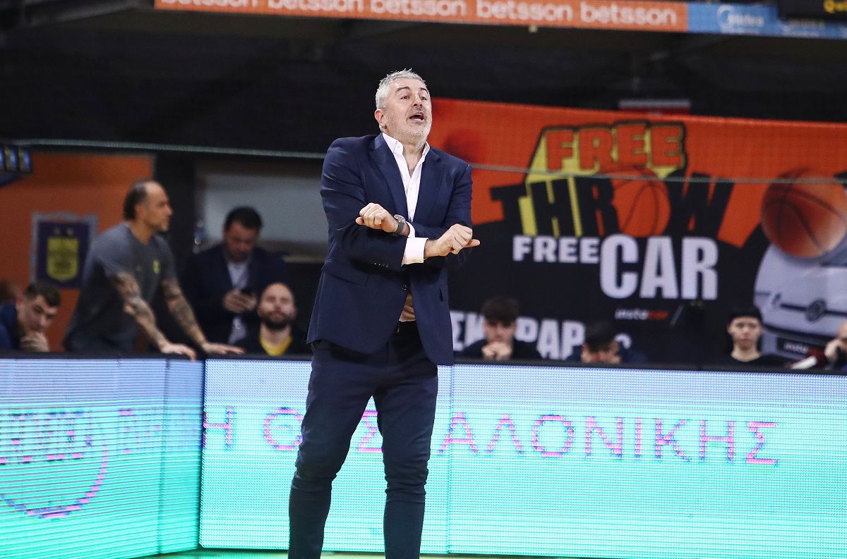 Ο Νίκος Βετούλας έπλεξε το εγκώμιο του κόσμου στη νίκη του Άρη επί του Πανιωνίου