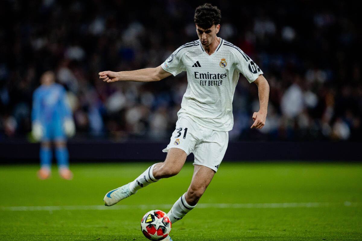 Αυτός είναι ο άγνωστος αμυντικός της Ρεάλ Μαδρίτης που ρίχνει στη «μάχη» ο Αντσελότι