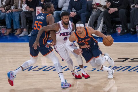 Οι Νικς πήραν τη ματσάρα κόντρα στους 76ers – Ζορίστηκε αλλά συνέχισε το «τρένο» των Θάντερ (vid)