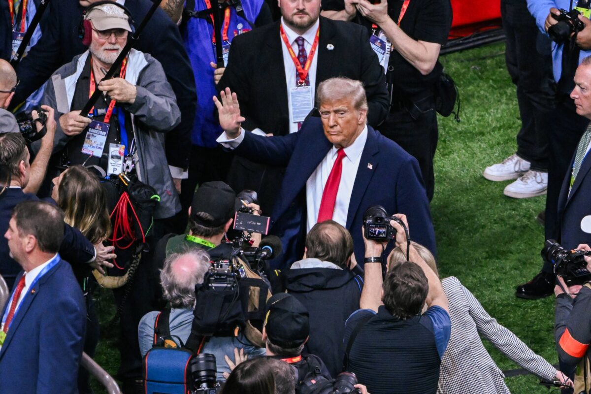 Ο Ντόλαντ Τραμπ στον τελικό του Super Bowl