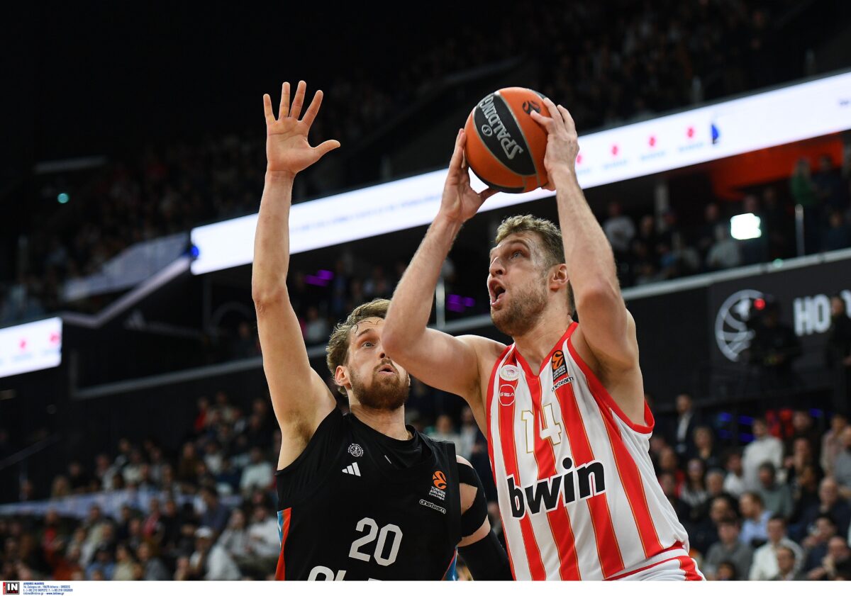 ΘΕΕ ΜΟΥ ΕΝΑΣ ΒΕΖΕΝΚΟΦ: Δεν είναι ψέμα, έβαλε 17 πόντους στην πρώτη περίοδο με την Παρί!