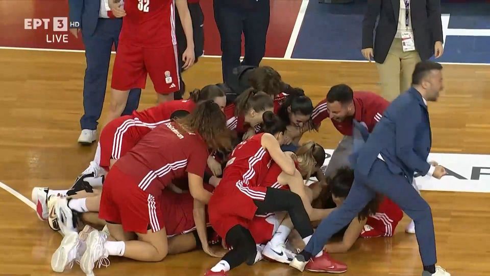 Το συγκλονιστικό φινάλε στον ημιτελικό Παναθηναϊκός – Ολυμπιακός: «Τρελάθηκε» και η ομάδα ανδρών! (vid)