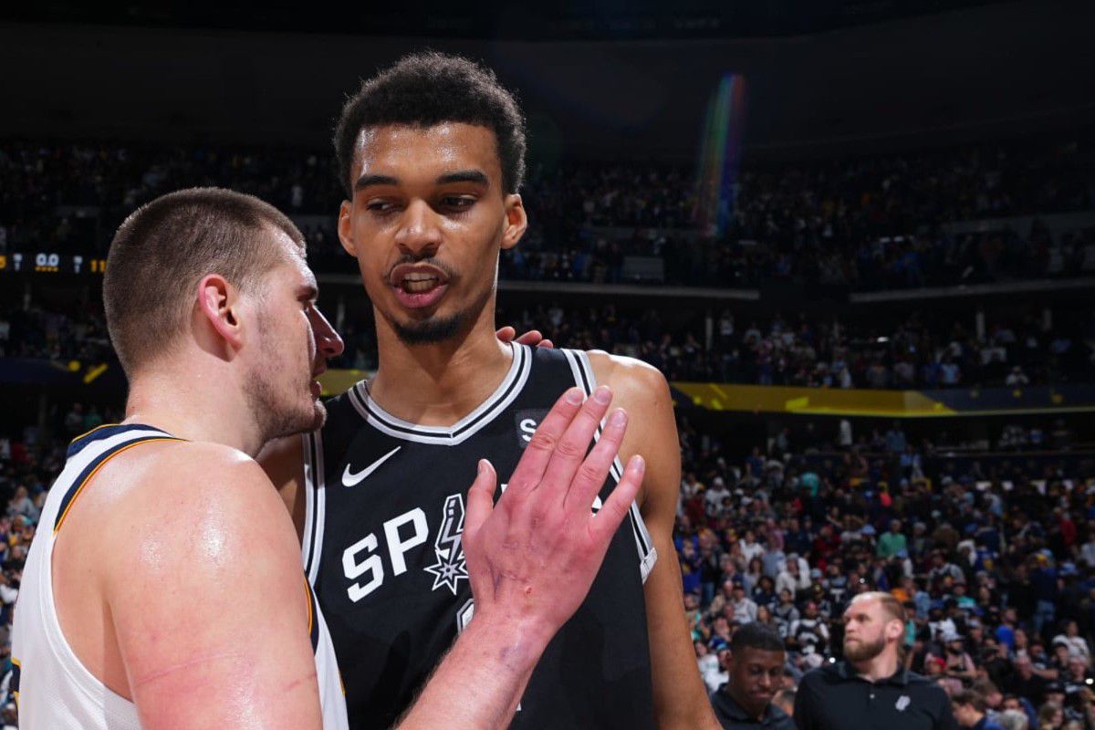 Ο Βίκτορ Γουεμπανιάμα και ο Νίκολα Γιόκιτς στο Νάγκετς - Σπερς