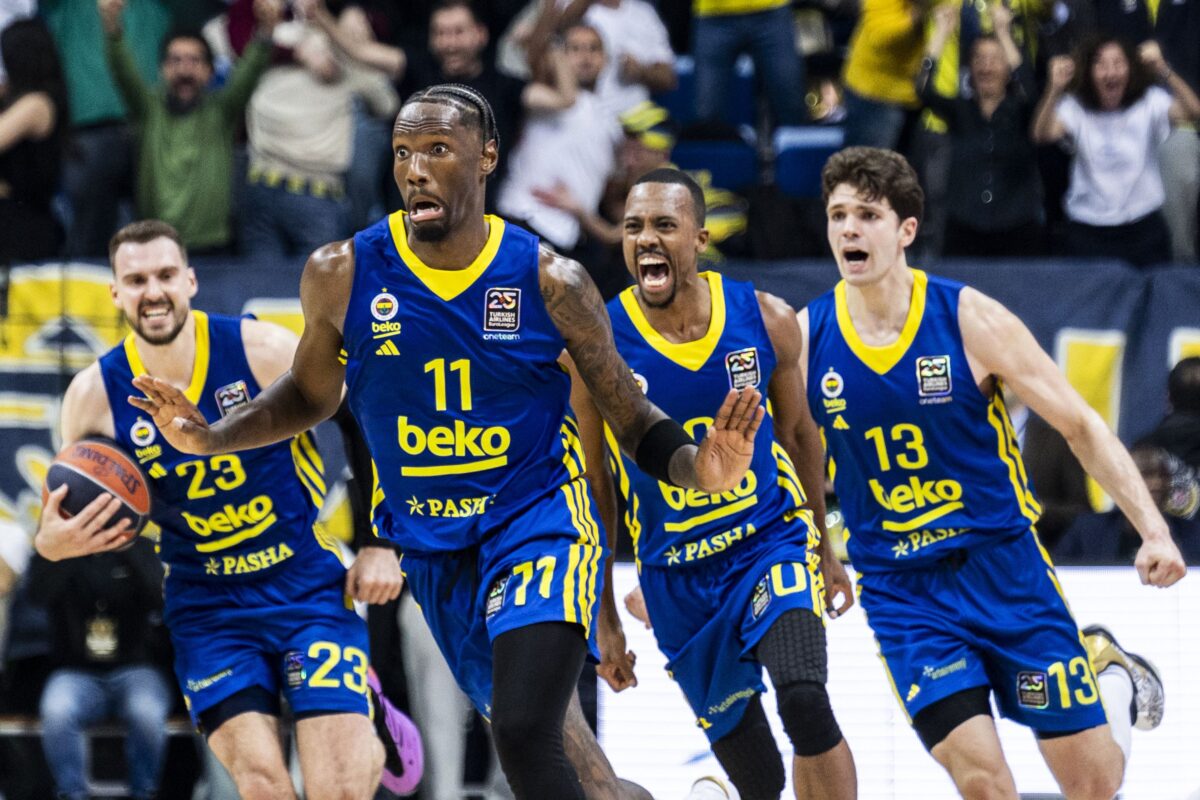 Ο Χέιζ-Ντέιβις για το buzzer beater με Παρί: «Επανόρθωσα για το ματς με τον Παναθηναϊκό» (vid)