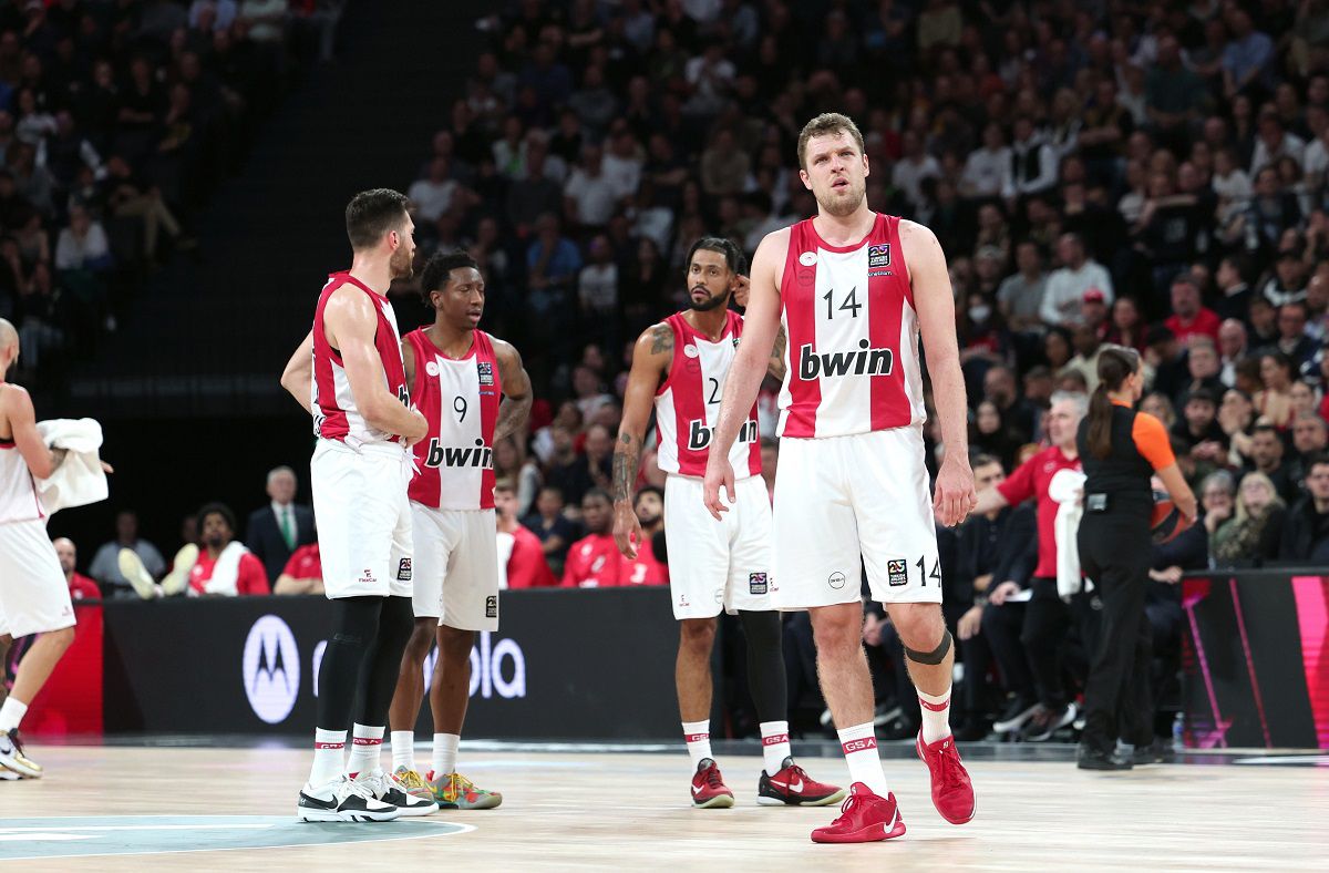 Ο Σάσα Βεζένκοφ πάλευε με τον Φουρνιέ, αλλά δεν ήταν αρκετό για να αποτρέψει την ήττα από τη Βιλερμπάν