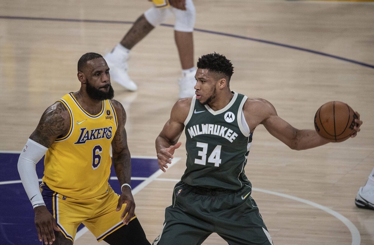 Ο ΛεΜπρόν εκθείασε τον Αντετοκούνμπο: «Ο Γιάννης θα είχε 250 πόντους σε αγώνα των 70s» (vid)