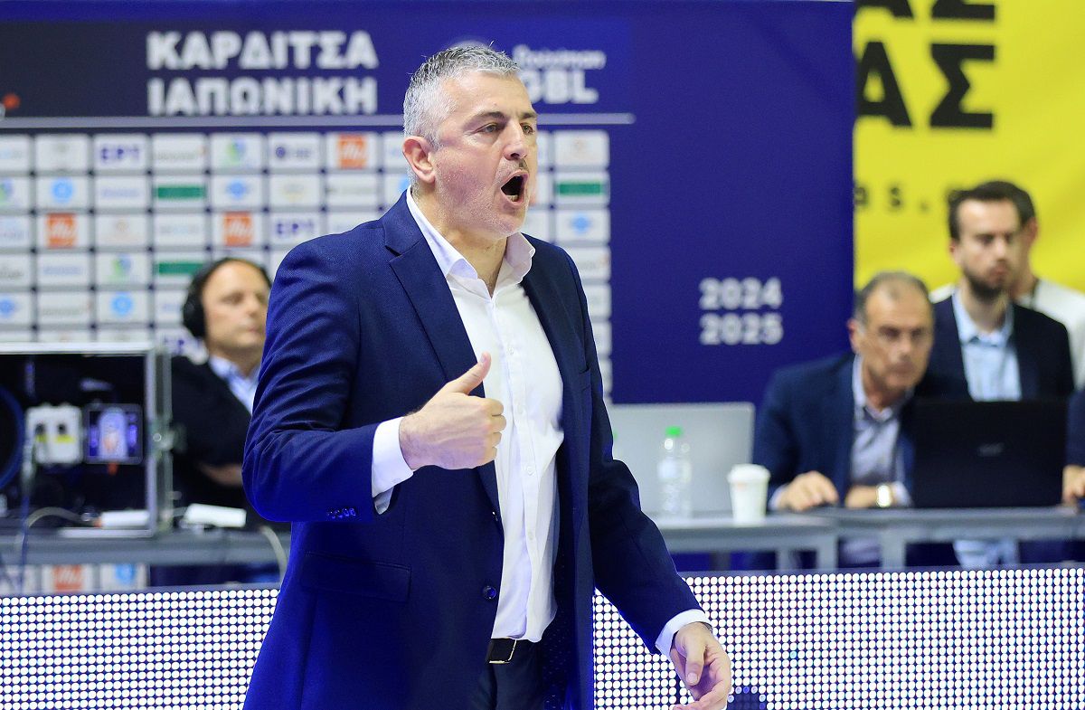 Ο Νίκος Βετούλας απένειμε τα εύσημα στους παίκτες του για τη νίκη του Άρη επί της Καρδίτσας