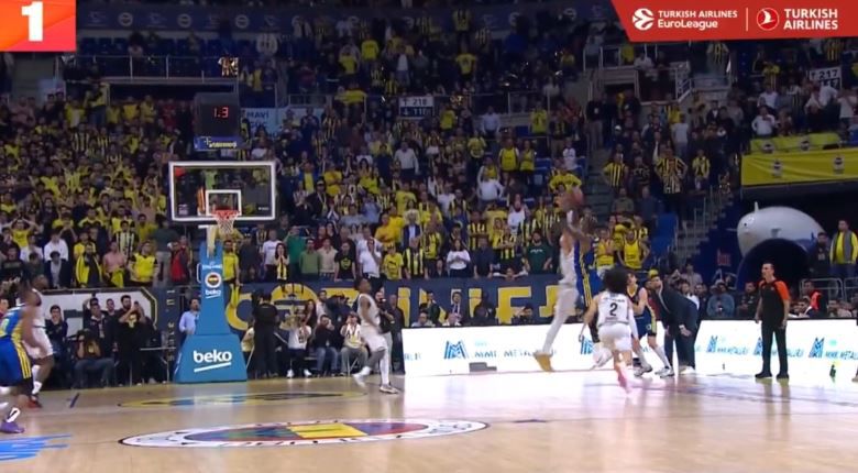 Euroleague Top-10: Στην κορυφή το «clutch» του Χέιζ Ντέιβις – Ξανά την τιμητική του ο Κέντρικ Ναν (vid)