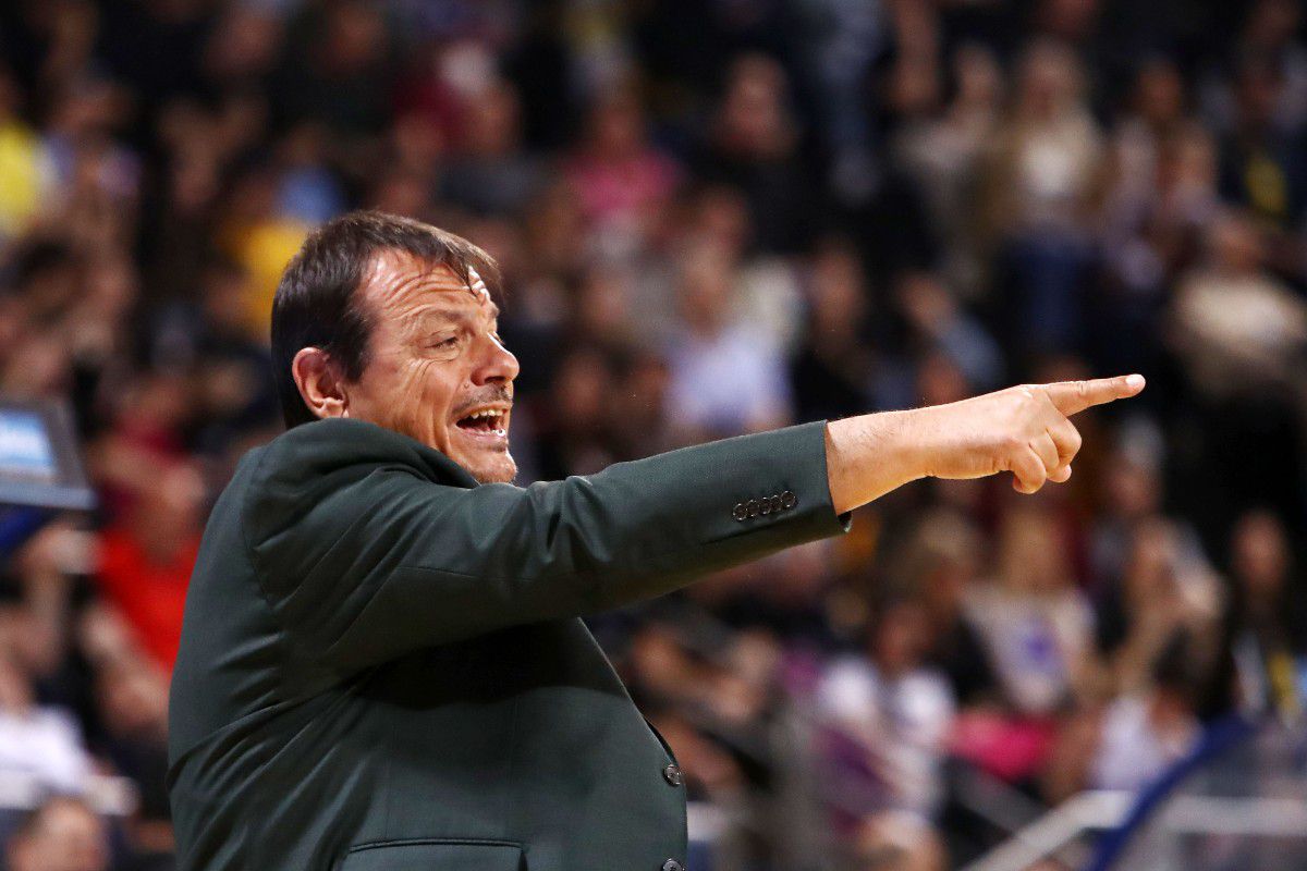 Έξαλλοι οι φίλοι του Άρη με τον Αταμάν – Αποχώρησε εκνευρισμένος ο Τούρκος (vid)