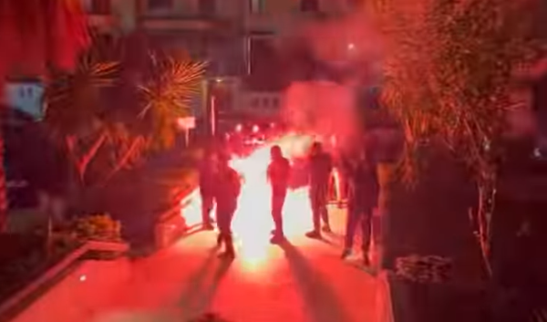 «Ζεσταίνεται» ο κόσμος της ΑΕΚ στην Πάτρα – Η ψυχολογική ώθηση και η… δίψα για τίτλο (vid)