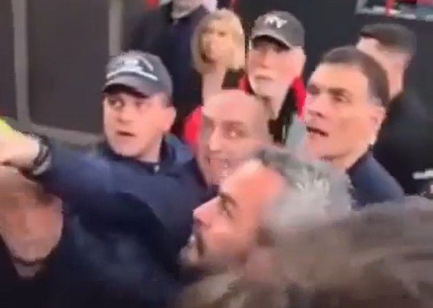 Το βίντεο με την ένταση και το φραστικό επεισόδιο Μπαρτζώκα – οπαδού στο φινάλε του Ολυμπιακός – Μονακό!