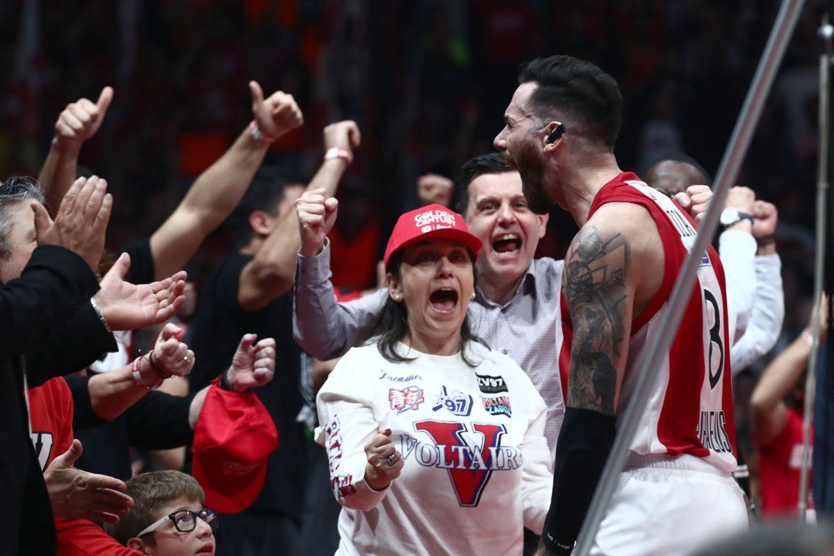 Πάθος, δίψα, νίκη στο «καυτό» ΣΕΦ για έναν Ολυμπιακό που συμβιβάζεται μόνο με την κορυφή!