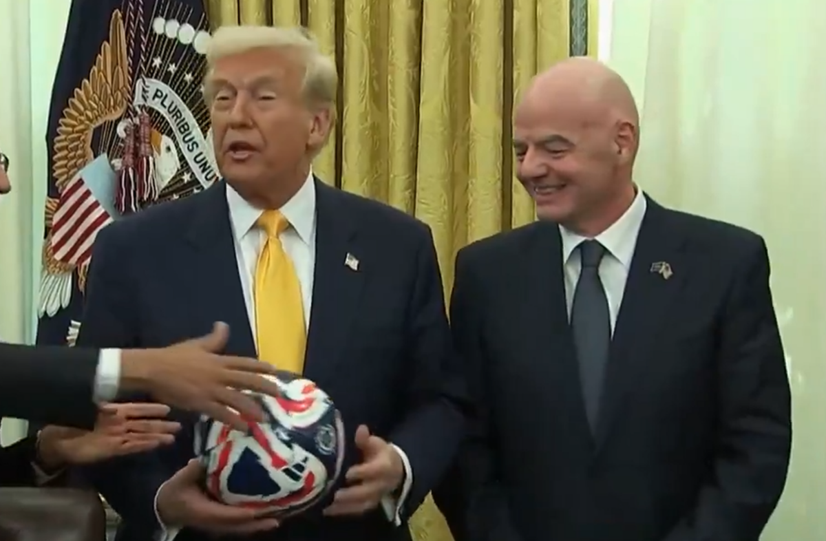 Ο Πρόεδρος των ΗΠΑ Ντόναλντ Τραμπ, με τον πρόεδρο της FIFA, Τζιάνι Ινφαντίνο