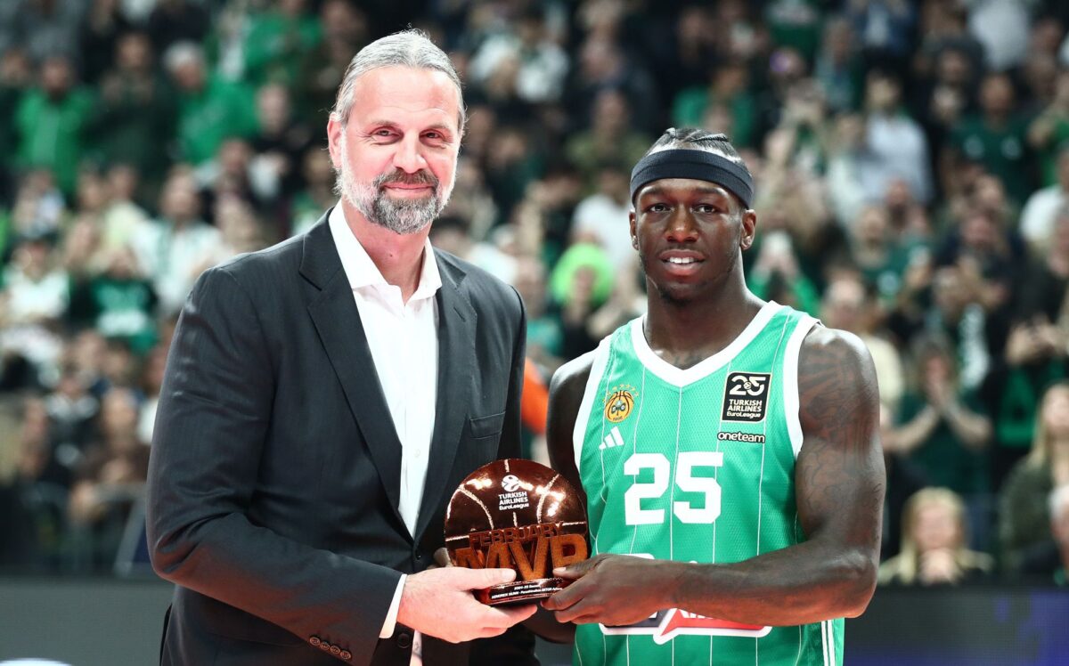 Σείστηκε το ΟΑΚΑ για τον MVP Κέντρικ Ναν – Παρέλαβε το βραβείο του από τον Αλβέρτη (vid)