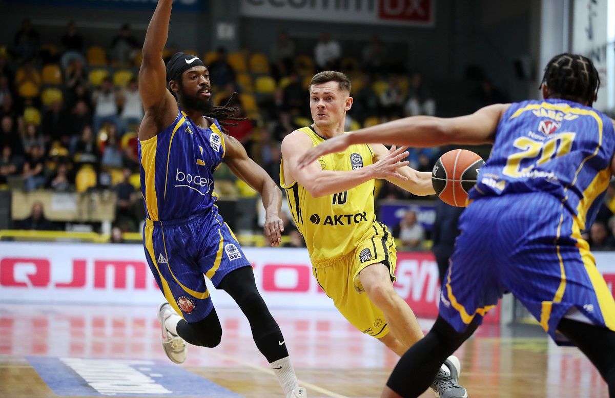 Ο Έλβαρ Φρίντρικσον ήταν ο πρωταγωνιστής του Αμαρουσίου στη νίκη επί του Λαυρίου