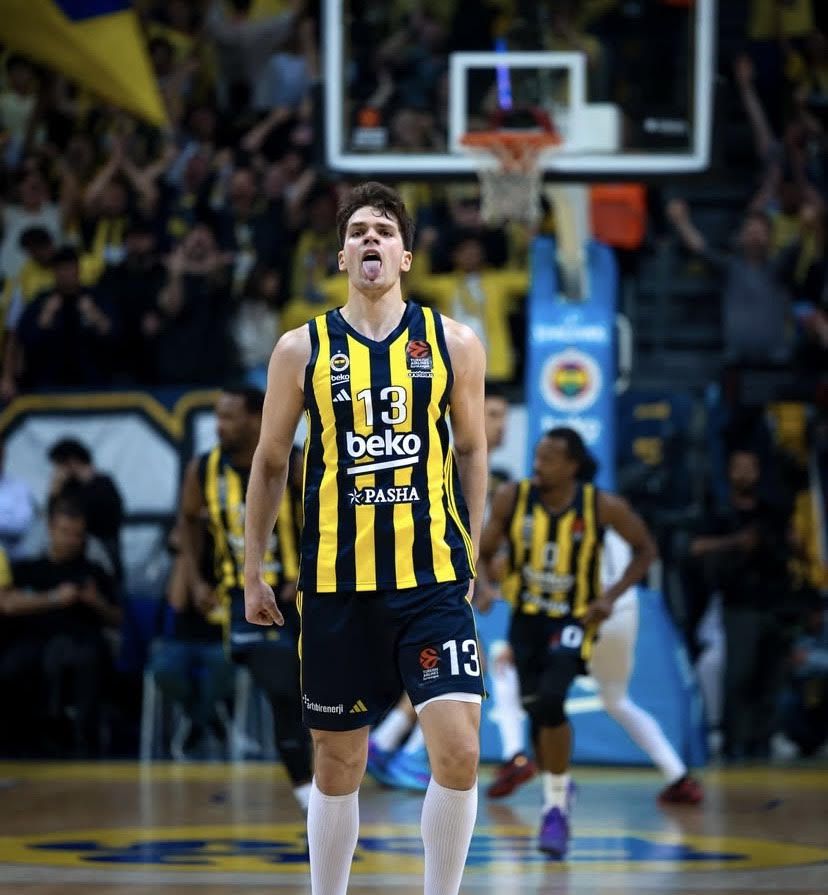 Φενέρ έτοιμη για Final Four: Διέλυσε την Παρί και πάει να τελειώσει τη σειρά στη Γαλλία!