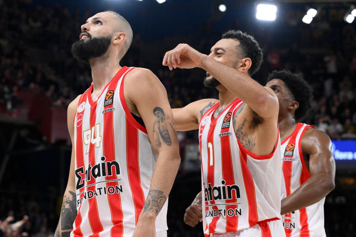 Ο Εβάν Φουρνιέ και ο Νάιτζελ Ουίλιαμς-Γκος στο Μπαρτσελόνα - Ολυμπιακός