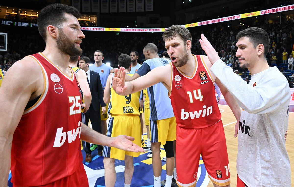 Οι παίκτες του Ολυμπιακού έκαναν μια επαγγελματική νίκη με την Άλμπα στο Βερολίνο
