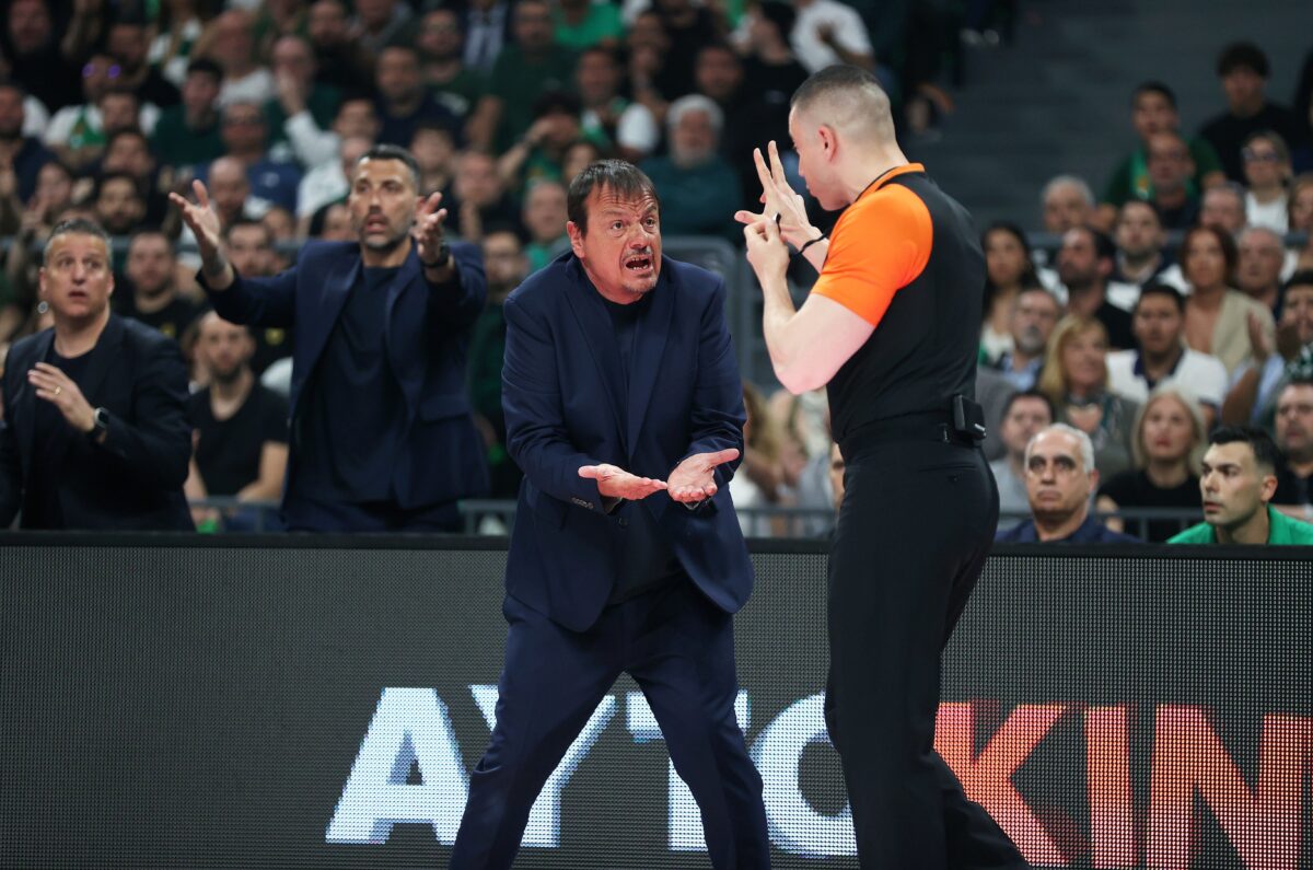 Η Euroleague ανακοίνωσε πρόστιμα σε Αταμάν και Μπετσίροβιτς για τη συμπεριφορά τους απέναντι στους διαιτητές