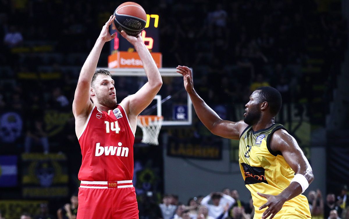 Ο Ολυμπιακός ισοπέδωσε την ΑΕΚ και φεύγει για Άμπου Ντάμπι