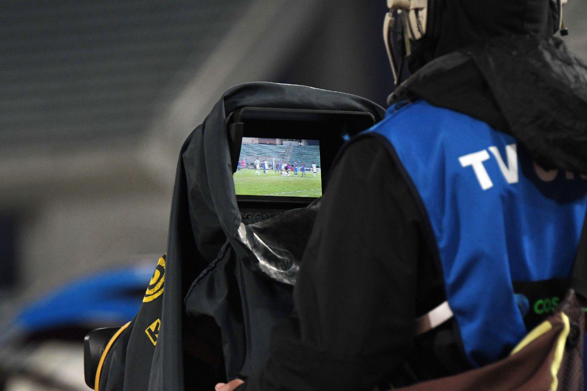 Οι αθλητικές μεταδόσεις της Δευτέρας (20/04): Πού θα δείτε τα playoffs της Elite league και τις υπόλοιπες αναμετρήσεις