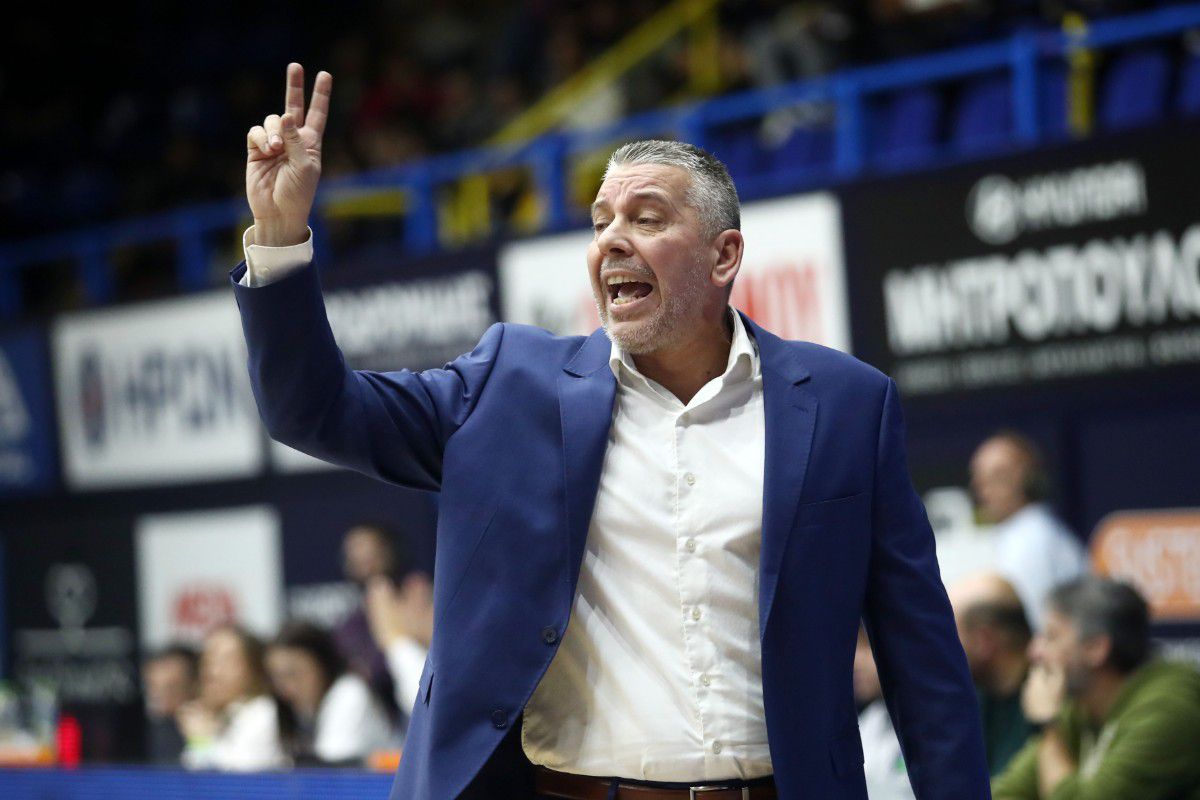 Ο προπονητής του Προμηθέα, Ηλίας Παπαθεοδώρου