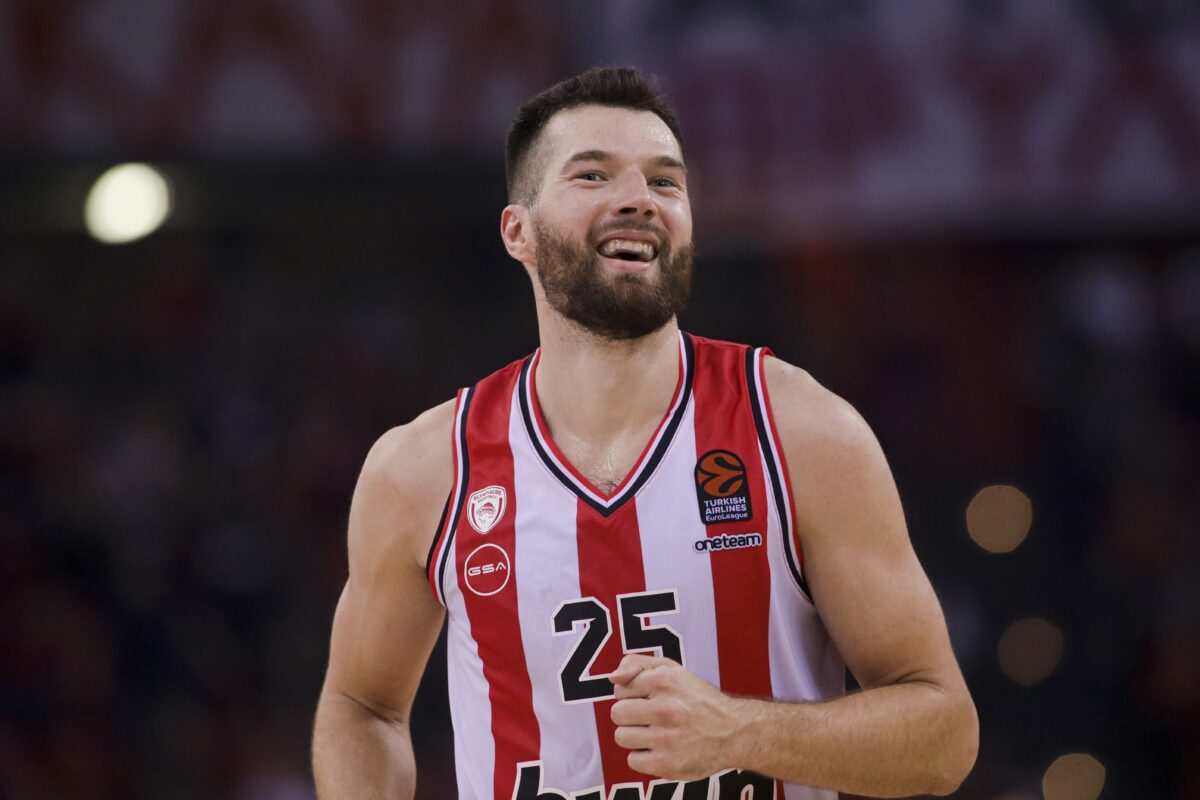 «Η Ρεάλ Μαδρίτης διεκδικεί τον Άλεκ Πίτερς»