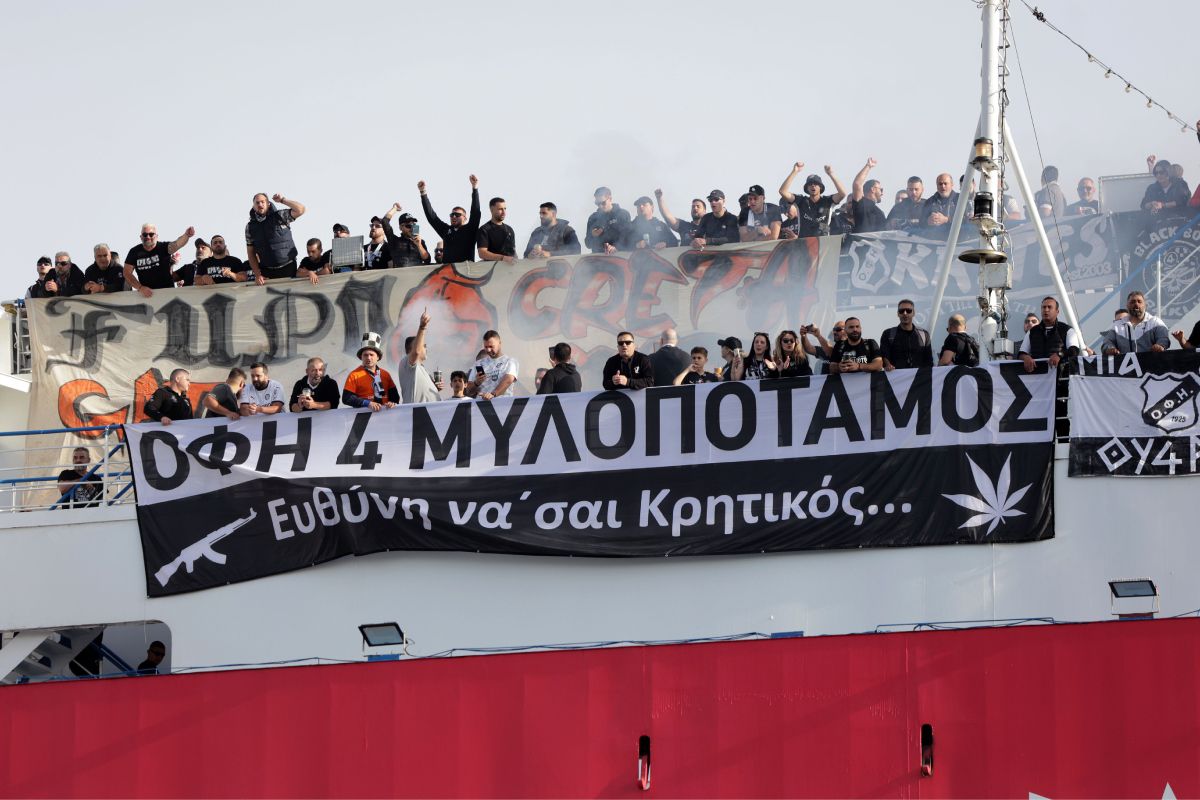 Ασπρόμαυρη τρέλα: Χιλιάδες οπαδοί του ΟΦΗ αναχώρησαν με πλοία για Αθήνα κι έστησαν ατελείωτο «πάρτι» (gallery)