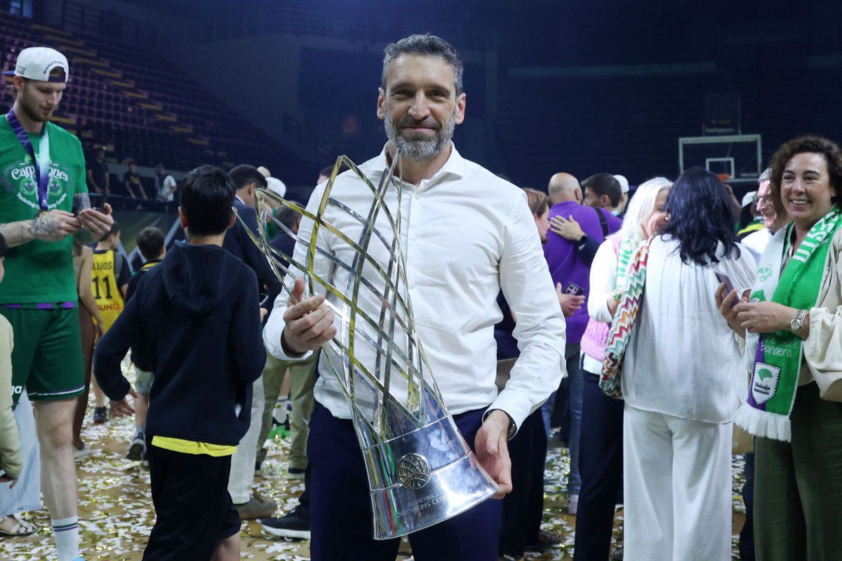 Ναβάρο: «Συγχαρητήρια στην ΑΕΚ και τους οπαδούς της γιατί είναι εκπληκτικοί»