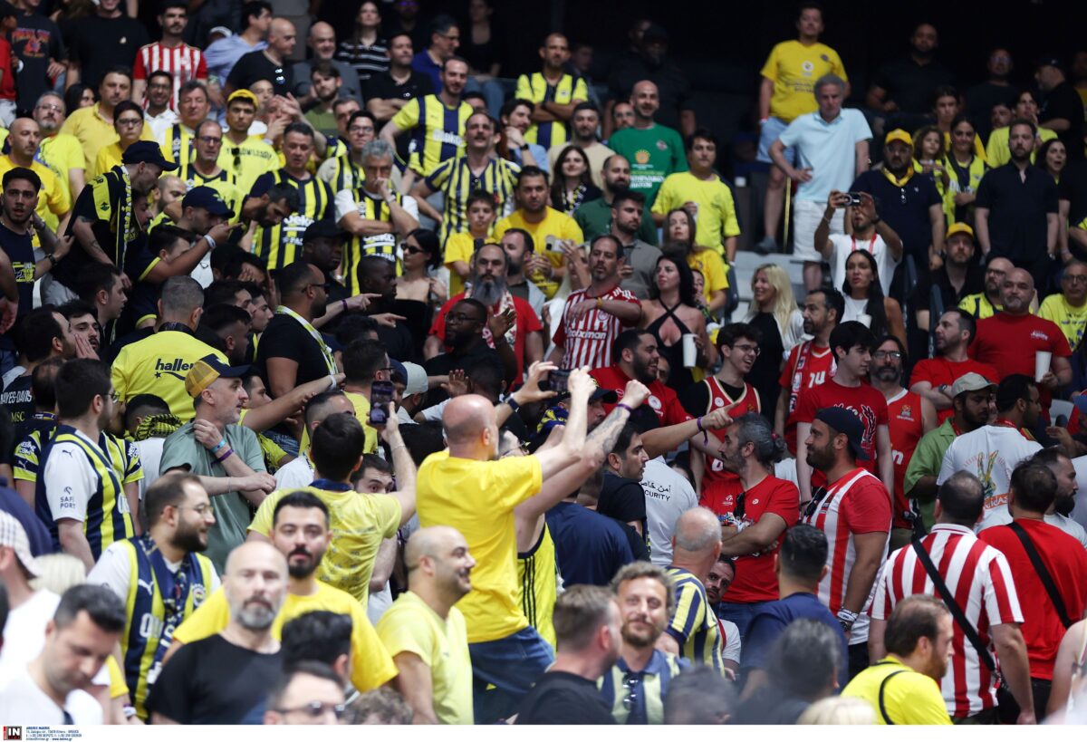 Ένταση ανάμεσα στους οπαδούς του Ολυμπιακού και της Φενέρμπαχτσε (vid+pics)