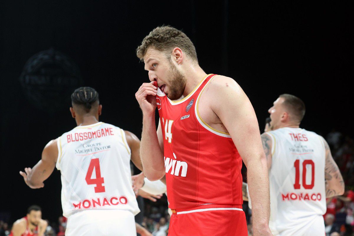 Έκλεισε προσωρινά το προφίλ του στο Instagram ο Βεζένκοφ