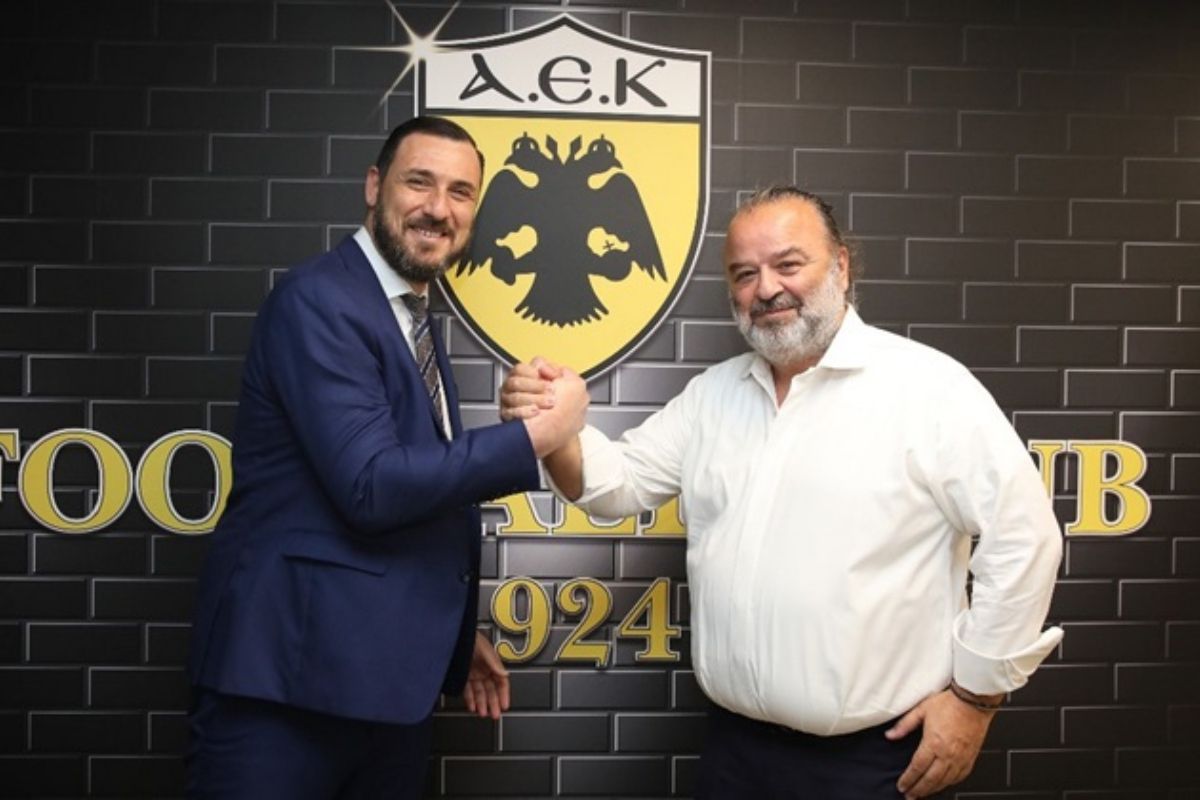 Ο Λυσάνδρου επέστρεψε στην ΑΕΚ κι έπιασε αμέσως δουλειά – Ηλιόπουλος: «Κομμάτι της σελίδας που ονειρεύομαι»