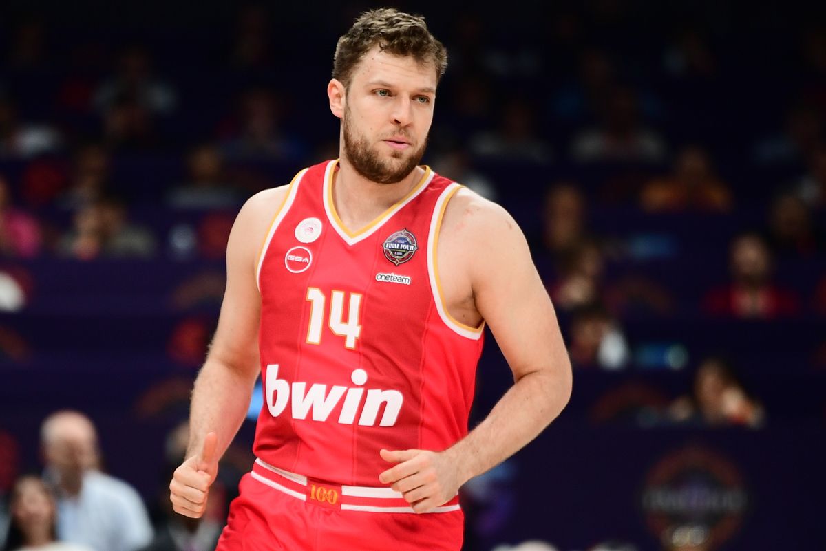 Βεζένκοφ: «Να τελειώσει η σεζόν με το πρωτάθλημα» (vid)