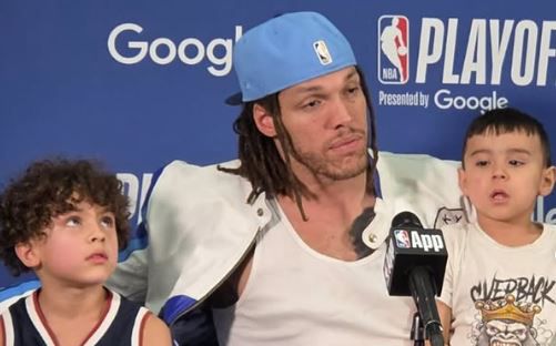 Ο Άαρον Γκόρντον έφερε στη συνέντευξη Τύπου τα παιδιά του αδικοχαμένου αδερφού του (vid)