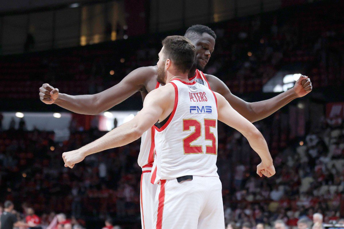 Τον ζόρισε η ΑΕΚ και ο Χέιλ, αλλά έκανε βήμα πρόκρισης για τους τελικούς ο Ολυμπιακός